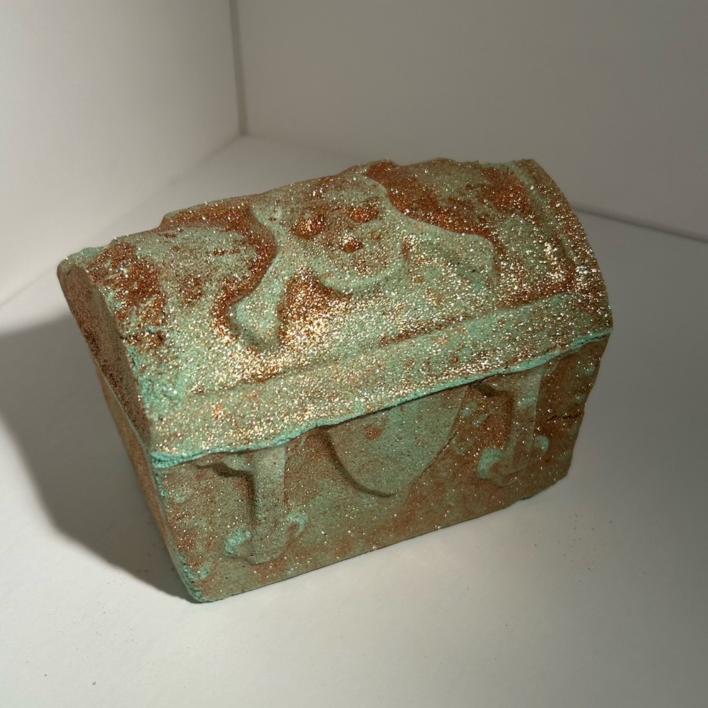 Lush Pirates of the Carrageenan Kitchen Exclusive Bath Bomb